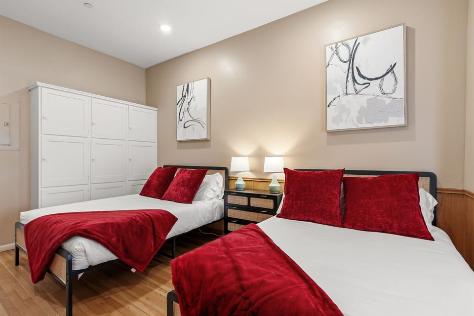 Bedroom - 2 Queen Beds