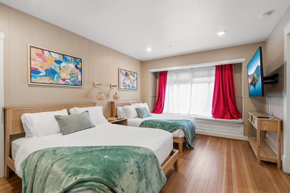 Bedroom - Queen & Full XL Size Beds