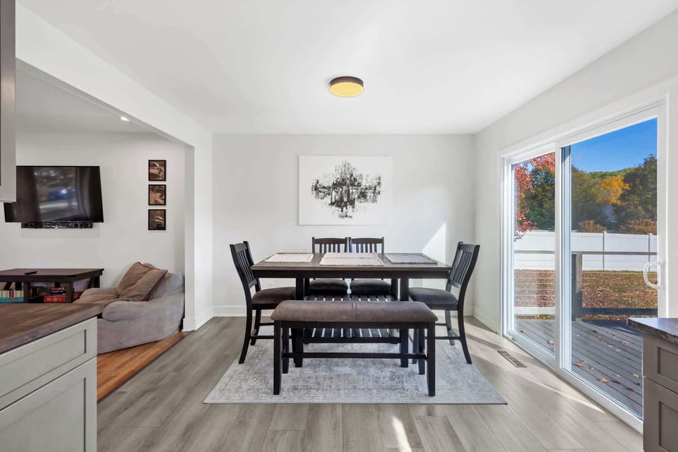 Dinning Area | Seats 6