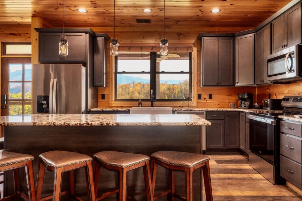 Fully stocked kitchen with everything you could need!