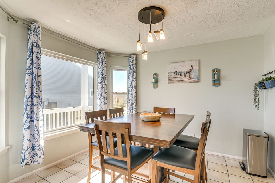 Dining Area | 1st Floor
