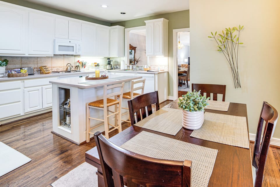 Kitchen | Blender | Spices | 1st Floor