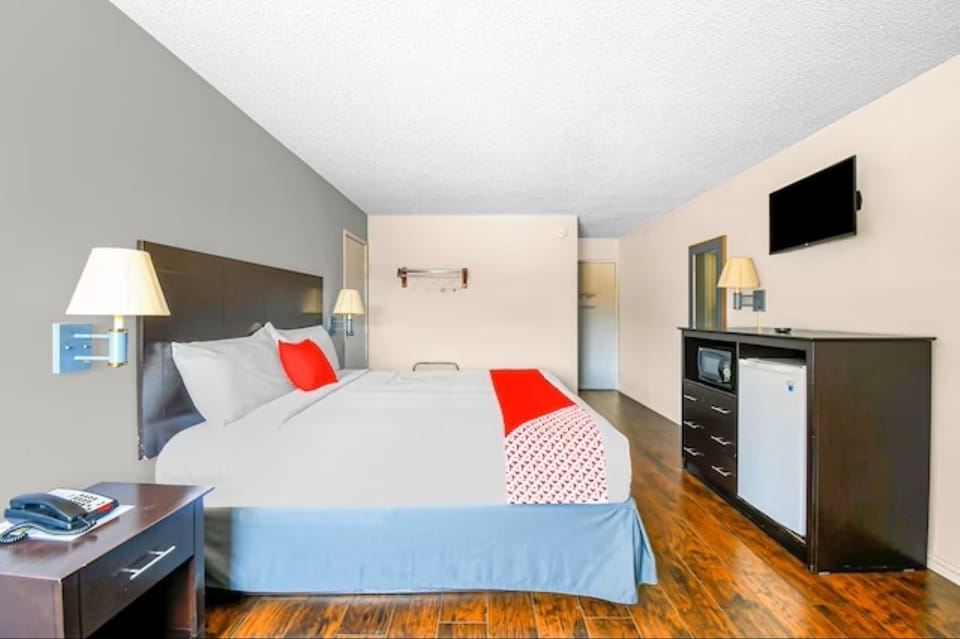 Bedroom. Interior and views may vary based on location and availability