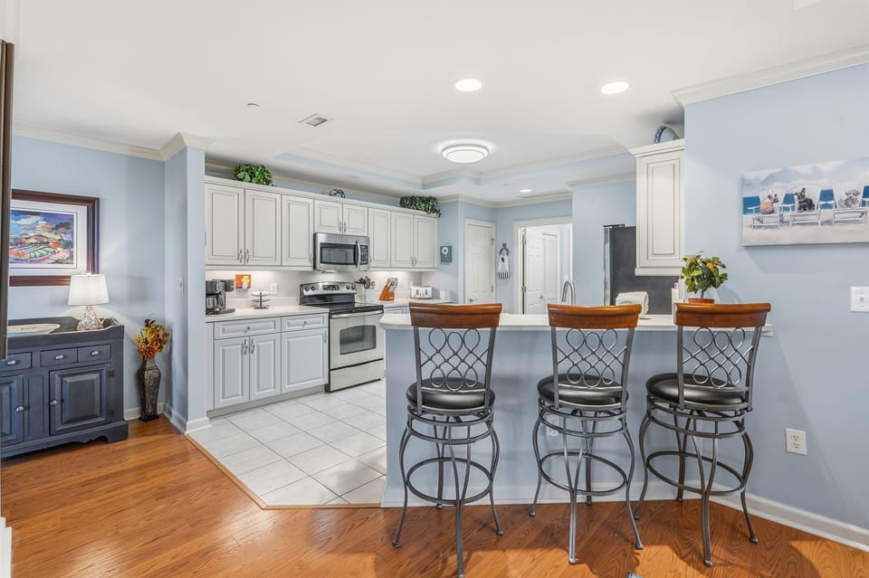 Kitchen - Breakfast Bar Seating