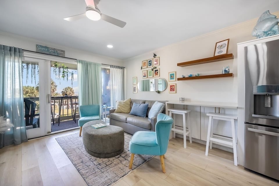Living Room | Susu's Sea Cabin | 238C 1300 Ocean Blvd | Isle of Palms, SC | IOP Escapes8C | Isle of Palms, SC | IOP Escapes