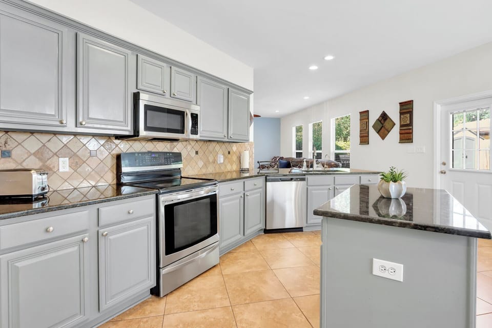 Fully stocked with stainless steel appliances