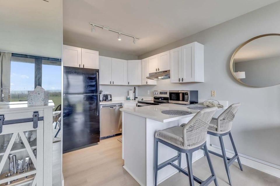 Atlantic Towers 104-print-008-012-Kitchen-4200x2800-300dpi