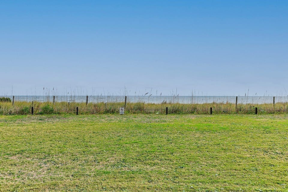 Atlantic Towers 104-print-019-022-View-4200x2801-300dpi