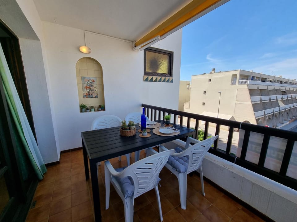 Charming Apartment 300m from Beach with Terrace - Costa Brava Apartment in L'Escala