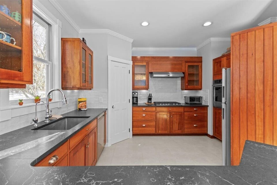 Perfect Stowe Location: 10 Mins to Skiing, Hot Tub (6750)