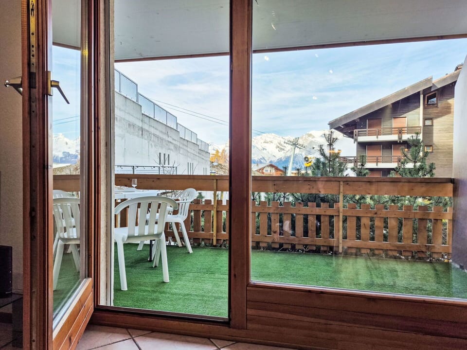 Wood, Balcony, Apartment, Wood Stain, Hardwood, Daylighting, Plywood, Alps, Plank, Mountain Village