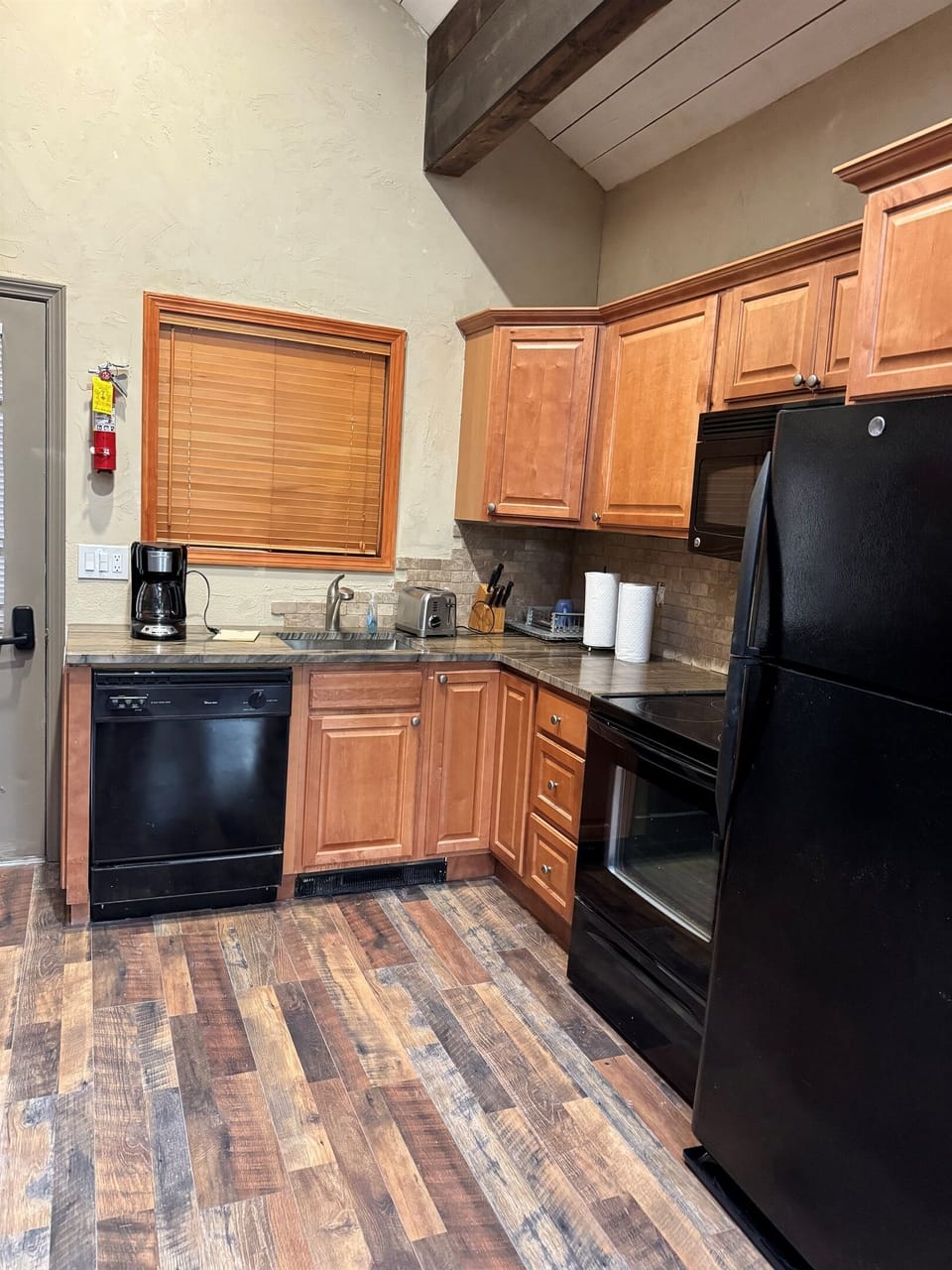 Full kitchen