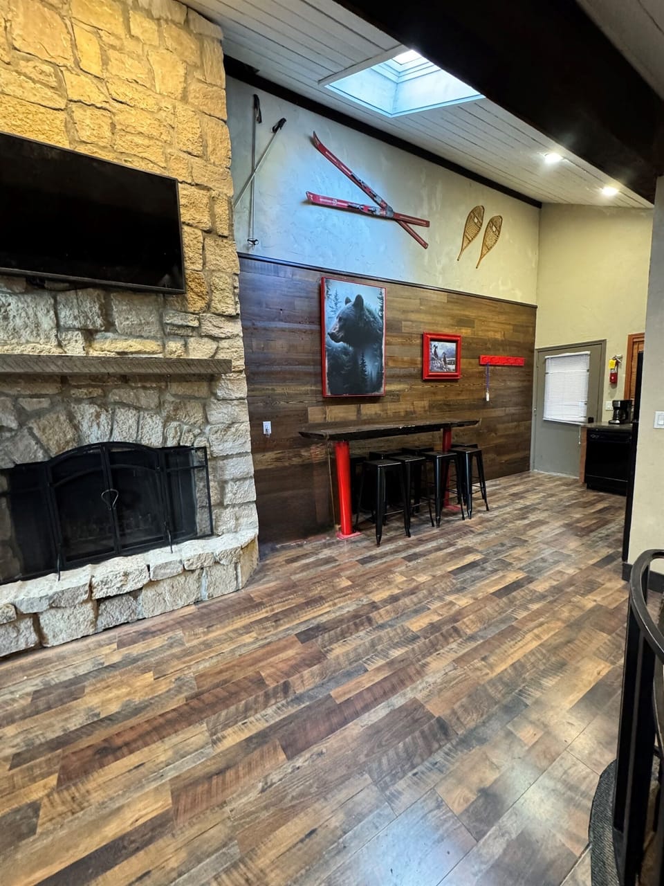 Bar style table, room for 8
