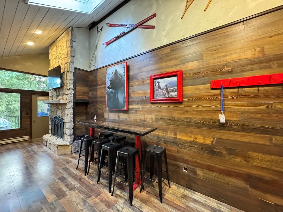 Bar style table, room for 8