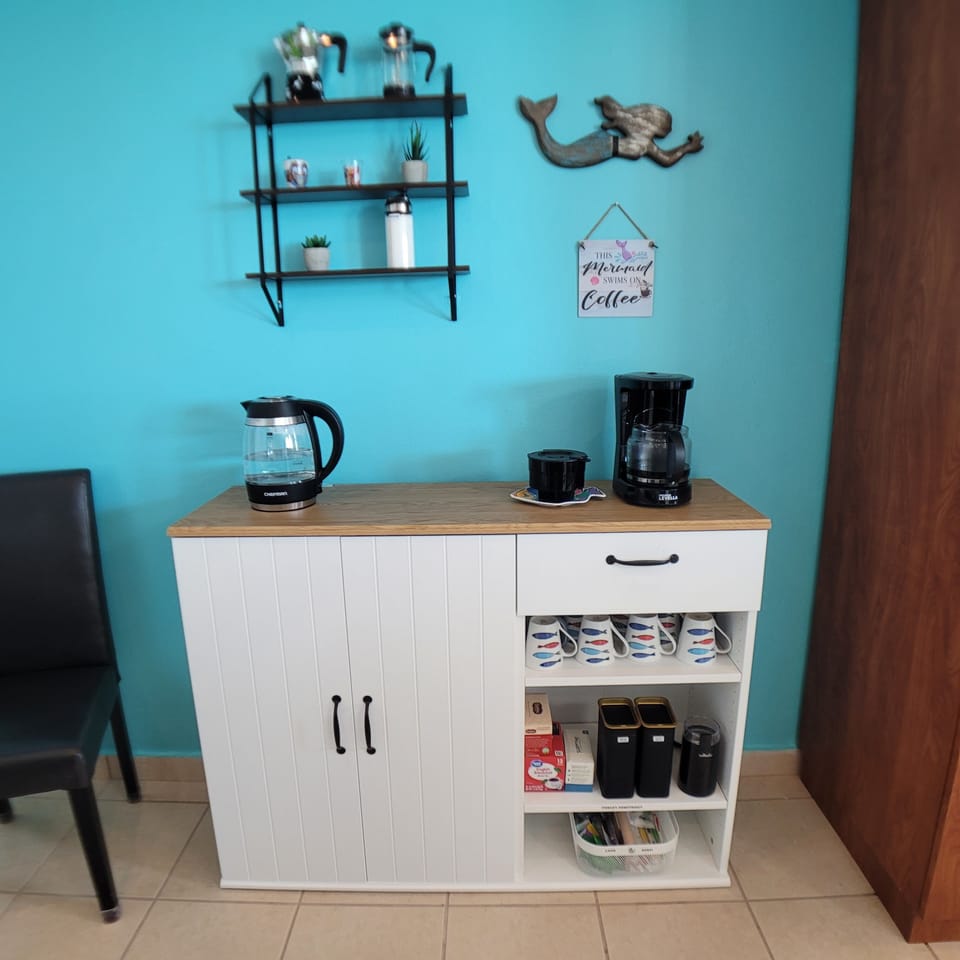 Well-stocked coffe/tea bar.
