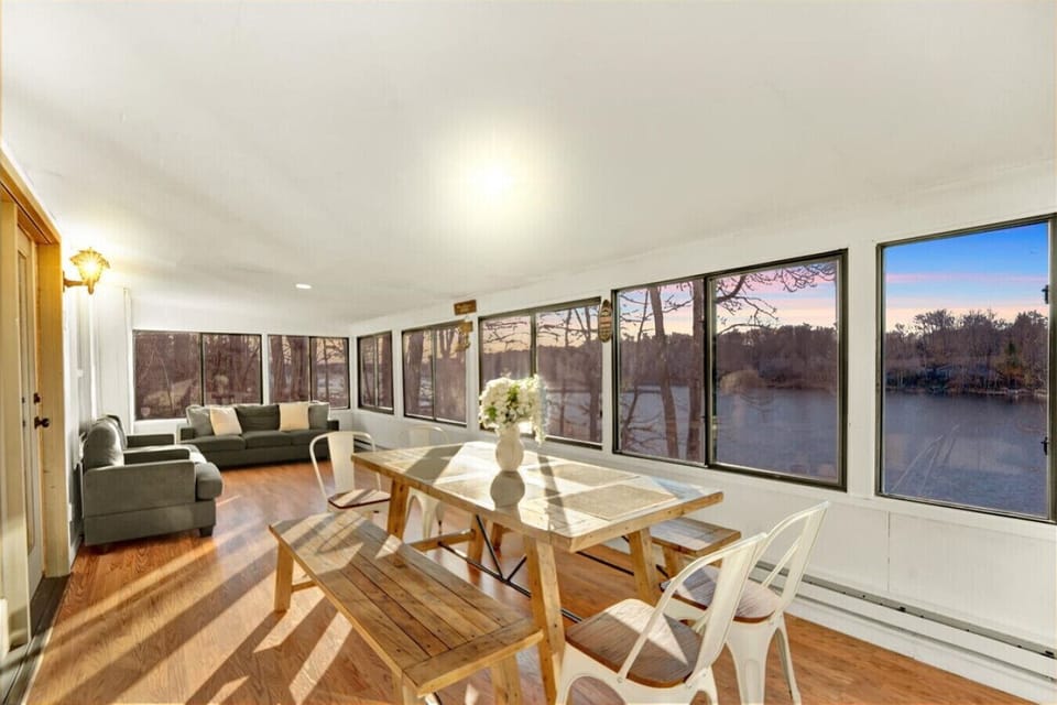 Dine in style and soak in the stunning lake views from the sunroom. Every meal feels like a getaway.