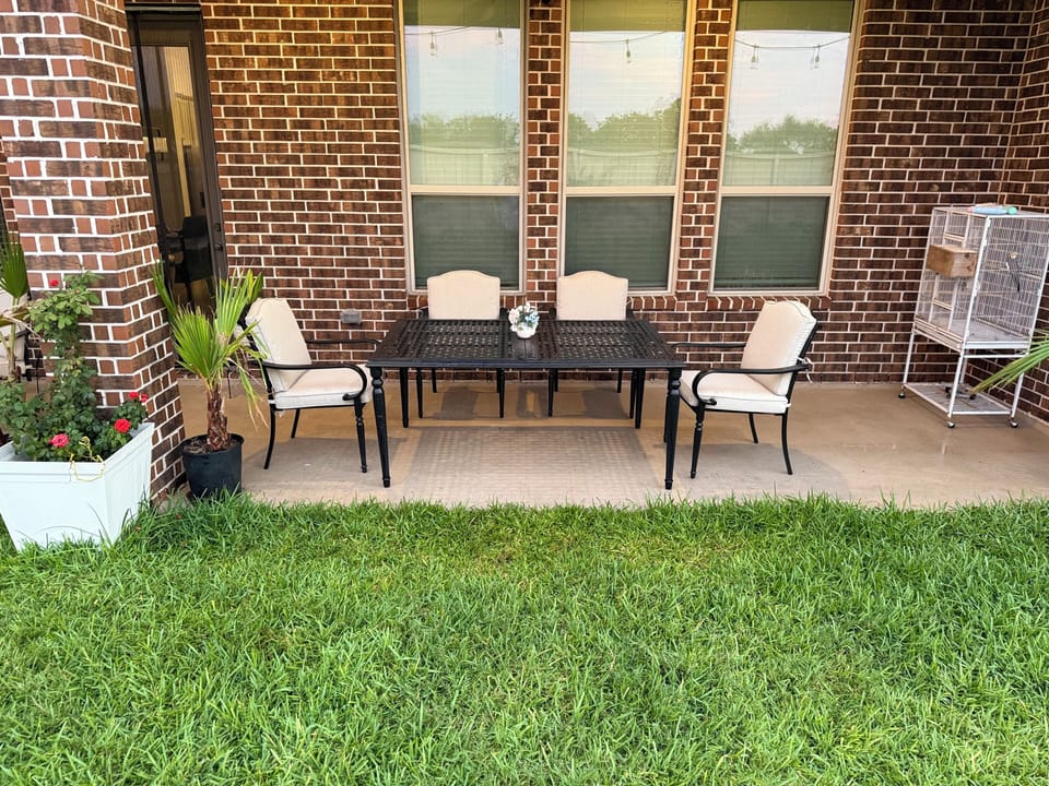 Outdoor dining