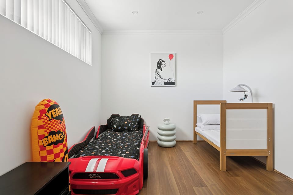 Kid's Bedroom