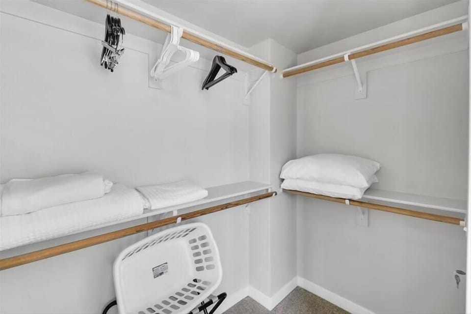 Downtown San Jose San Jose 1 Bedroom Bedroom 1 Closet