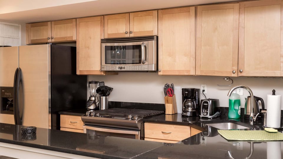 Indoors, Appliance, Microwave, Oven, Kitchen