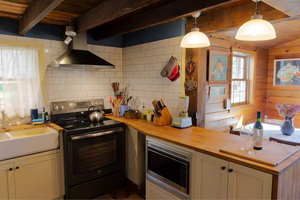 Kitchen Stove and Microwave