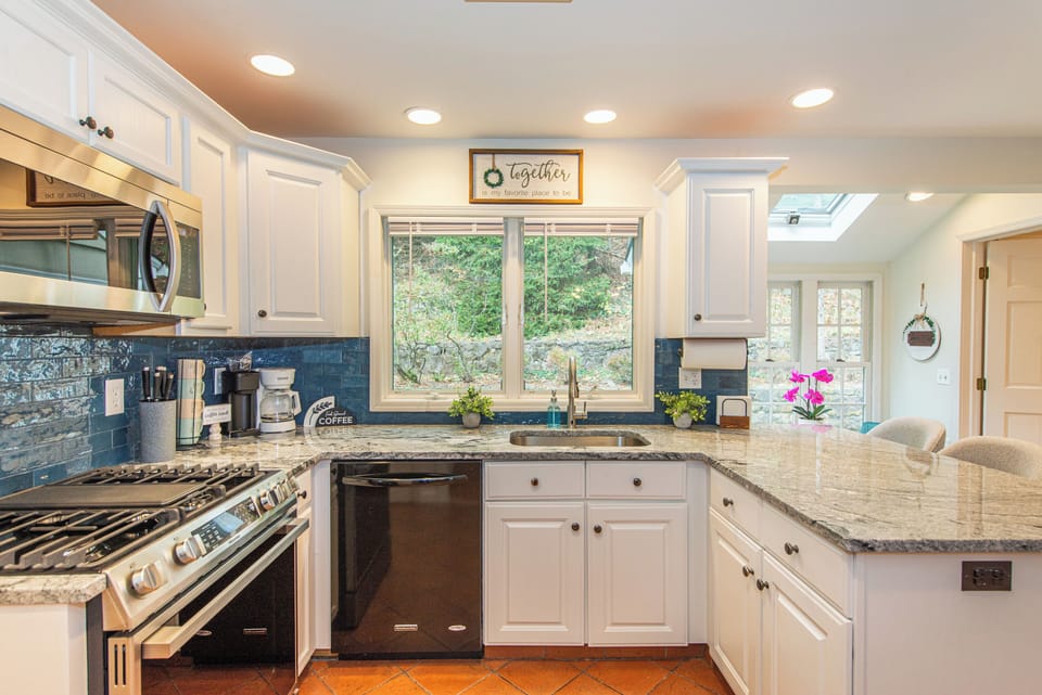 Cook up a gourmet, delicious, meal in this beautiful newly renovated kitchen. 