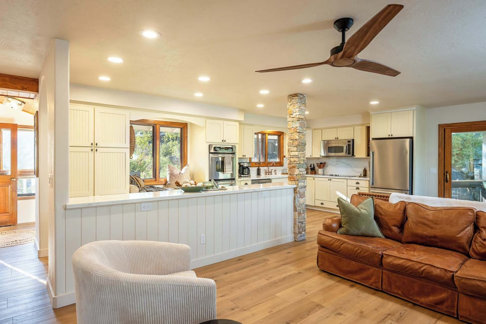 From lazy mornings with coffee to late-night chats with friends, our living room is designed for maximum chill. Spacious, comfy, and the perfect place to hit pause on the outside world.