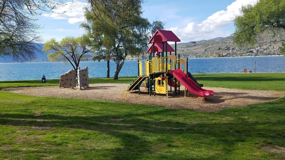 Lakeside Park Playground