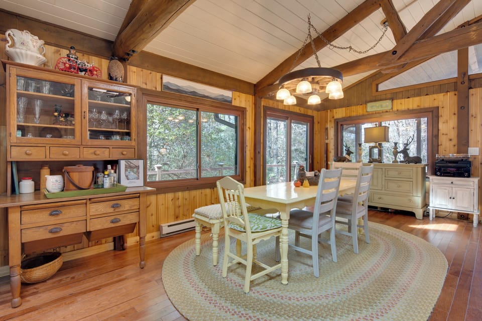 Dining Table | Dishware & Flatware | Main Floor