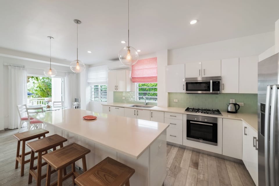 Hawksbill - Open Plan Kitchen