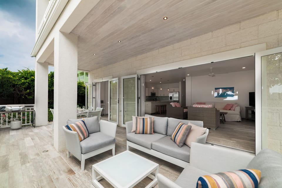 Hawksbill - Patio