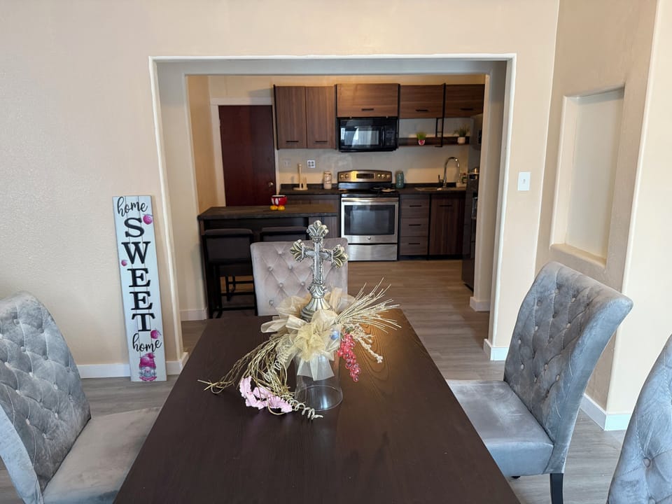 Open space connection Kitchen and dinning room