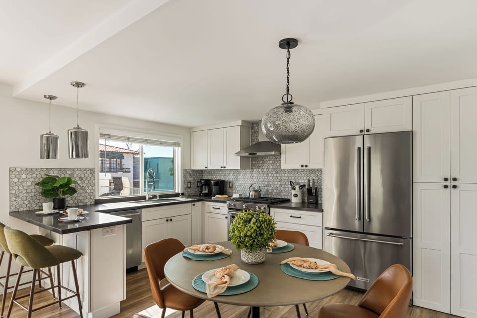 Dining area. (Unit 2)