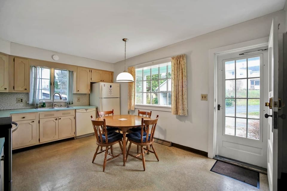 Fully stocked kitchen, coffee maker, toaster, dishwasher, electric range. 