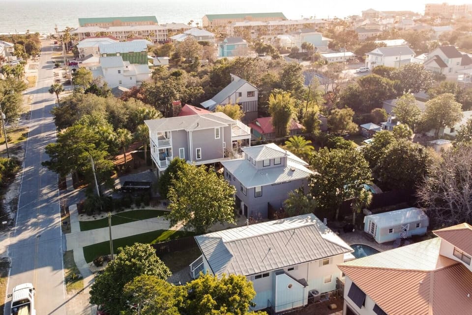 Street view to beach