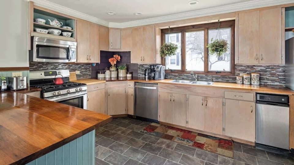 Spacious Kitchen