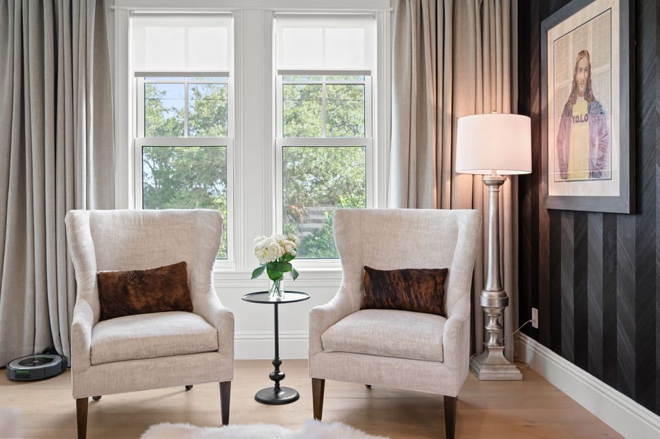 Seating area for 2