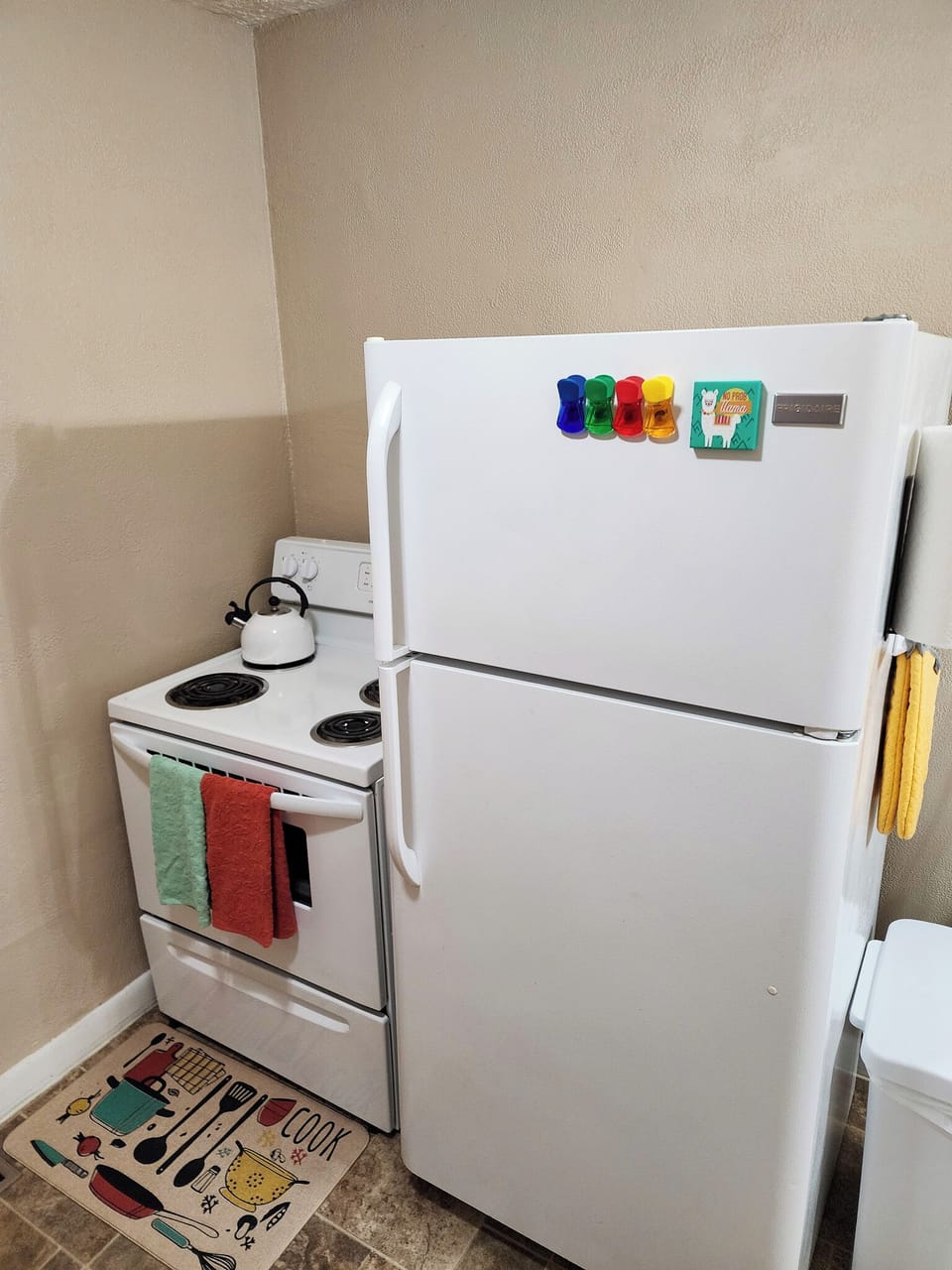 Simple kitchen setup for easy cooking.