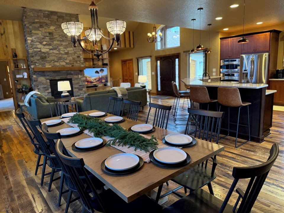 Plenty of place settings at the dining table!