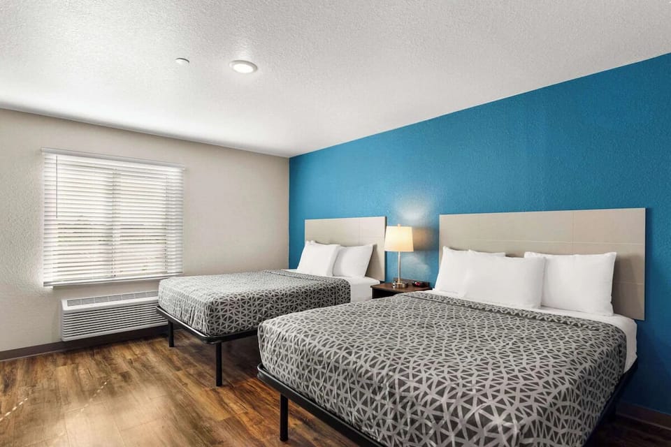 Unit with 2 Queen size beds