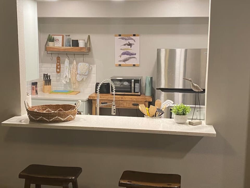 Eat-in!  Enjoy our well-equipped kitchen with cutlery, pots & pans and utensils.