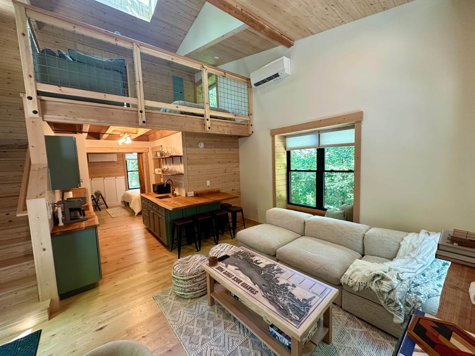 Treehouse 2 living room, kitchen, loft