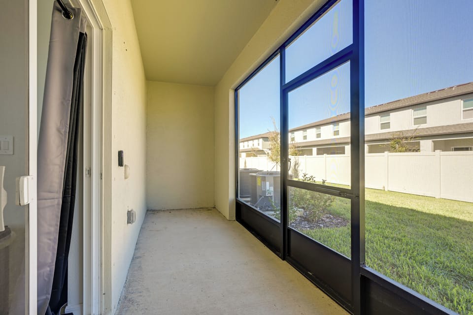Screened-In Porch