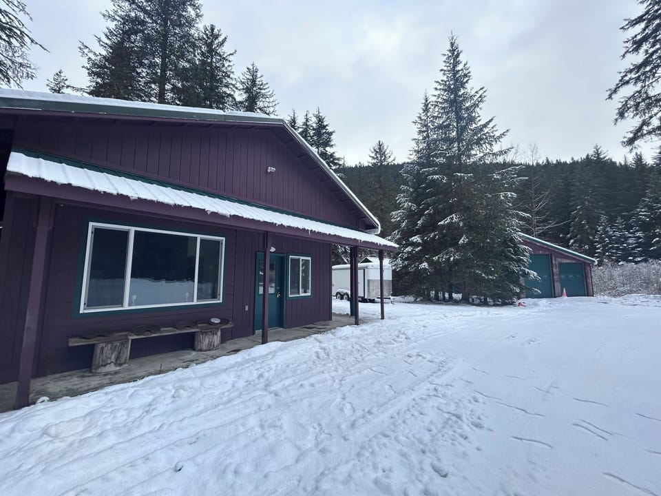 Exterior view of Bear Creek Family Retreat. There is plenty of parking on site.