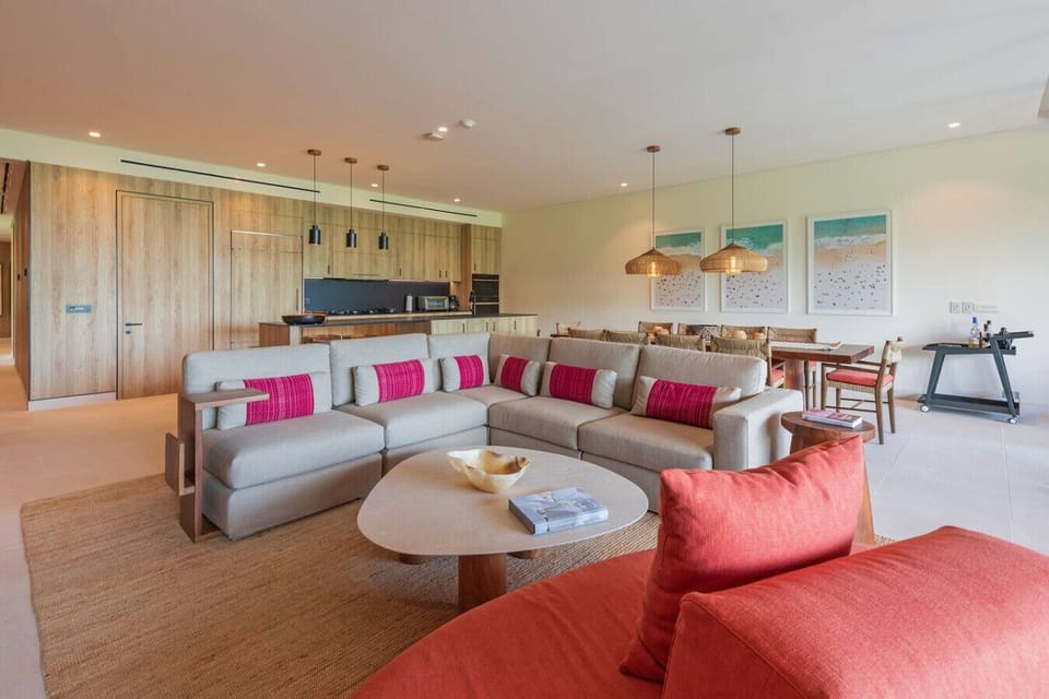 Open plan living, kitchen and dining