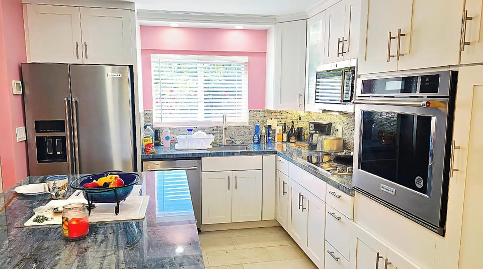 Dimmable over island & kitchen sink recessed lighting. Undercabinet lighting.