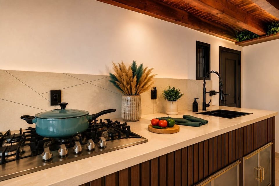 Never miss a moment of the fun—cook, grill, and gather in the outdoor kitchen while staying connected with family and friends. Every meal becomes a memory. #HollywoodFL #HollywoodAirbnb #FloridaVacation #OutdoorKitchen #FamilyGetaway #AirbnbFinds