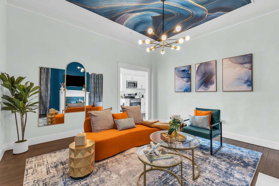 Make core memories in our vibrant Savannah sanctuary! 🍑 Perfect for family fun, this stylish retreat offers space for all ages to relax. Steps from Forsyth Park, your quiet getaway awaits. ✨

#SavannahGA #FamilyTravel #TravelGeorgia