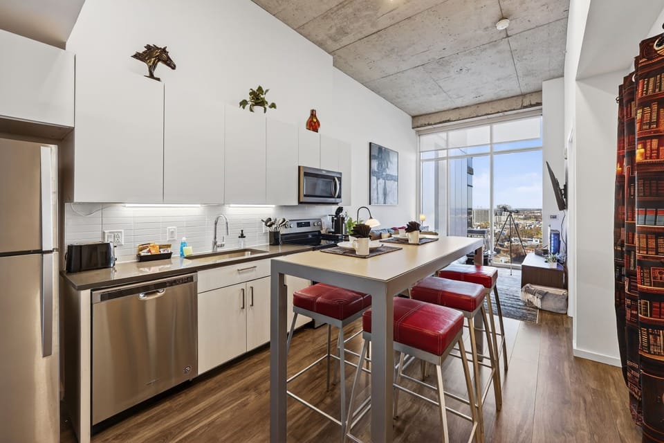 Full Kitchen