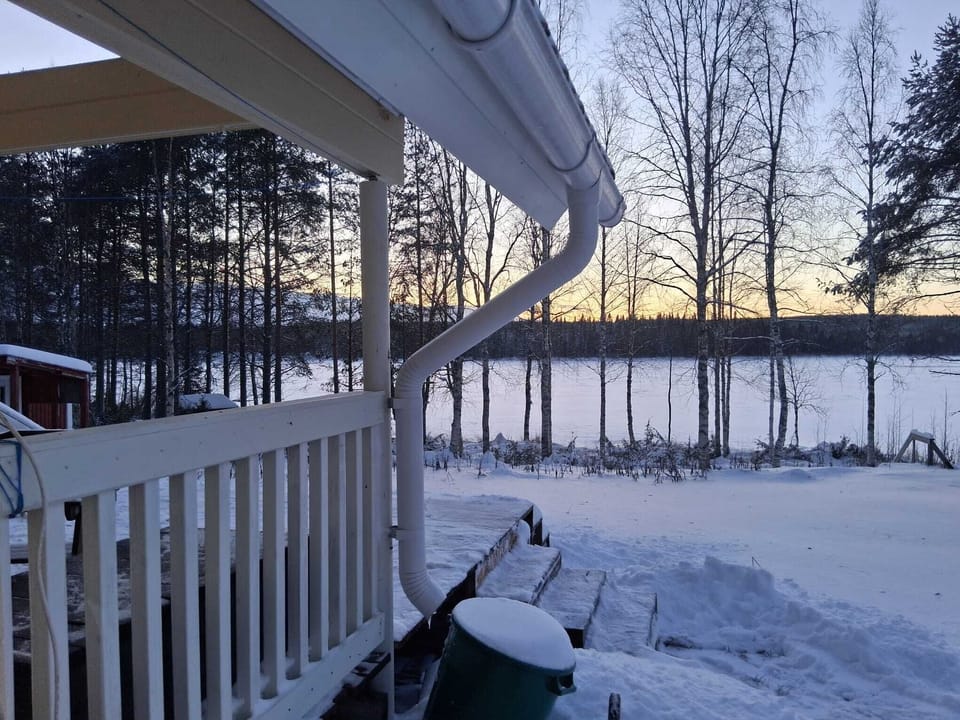First snows arrive in November